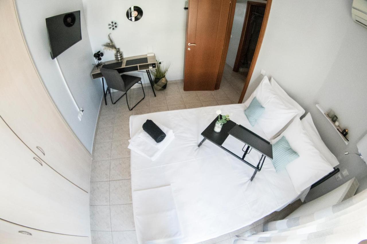 Menta Retro - Central Spot Apartments Volos Esterno foto